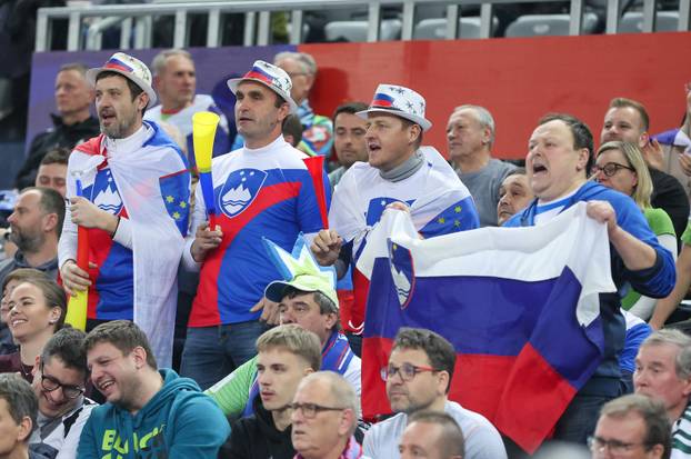 IHF Svjetsko rukometno prvenstvo 2025., Slovenija - Island