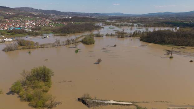 Na području Gračanice proglašeno je stanje neposredne opasnosti od poplava uslijed obilnih padavina