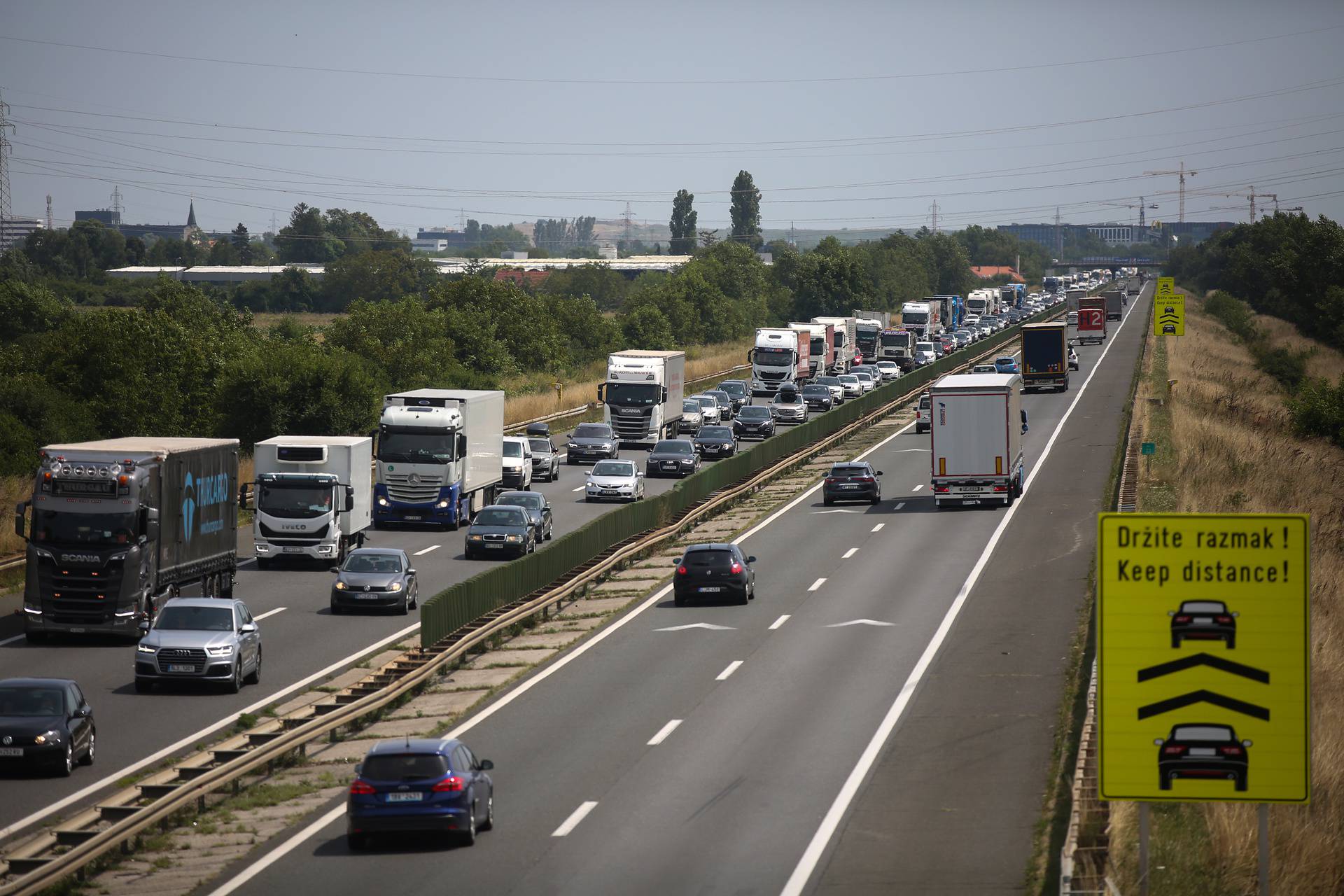 Zagreb: Kilometarske kolone pred naplatnom postajom Lučko