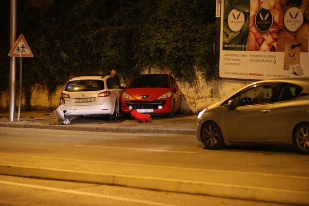 Split: Automobilom sletio s ceste i oÅ¡tetio parkirane automobile