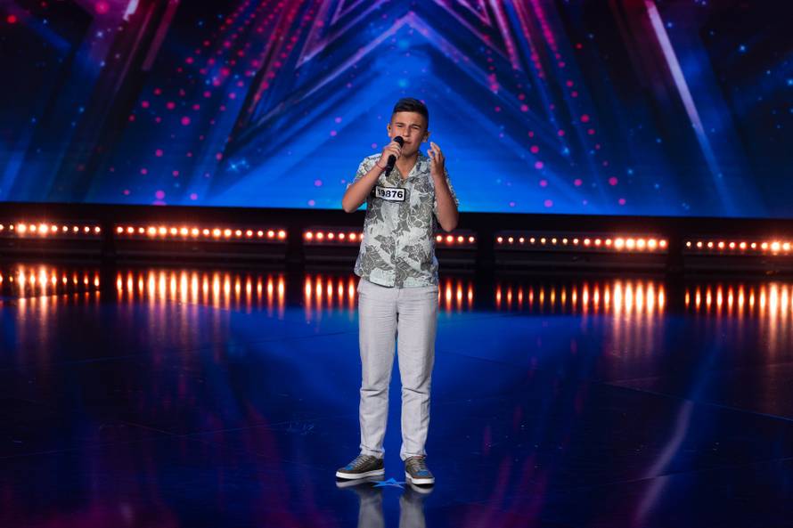 Devet točaka ide u idući krug u 'Supertalentu', a 4. epizodu su zatvorila dva vesela Hvaranina