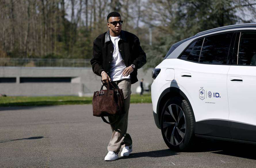 International Friendly - France Training