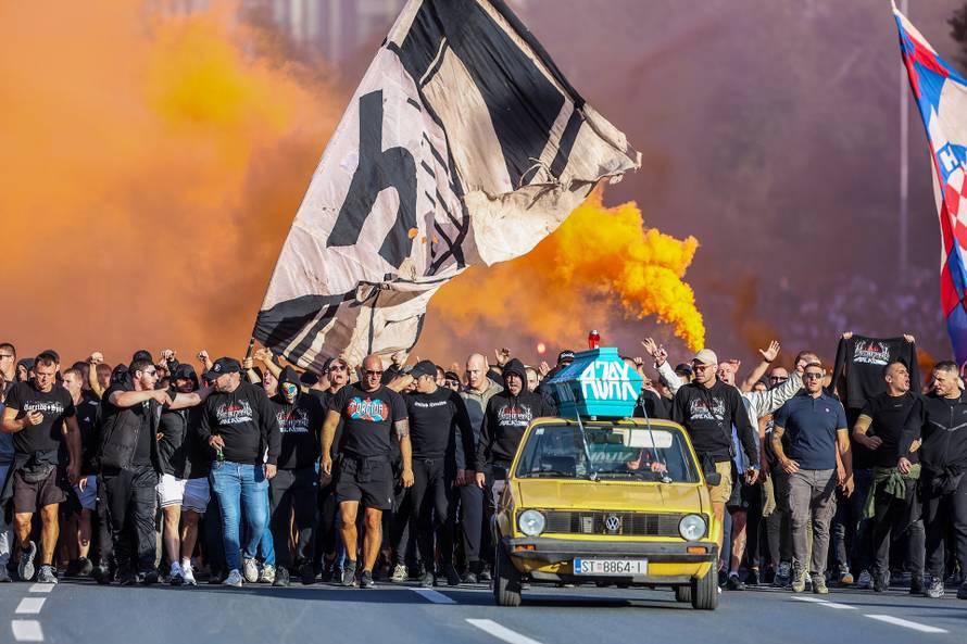 Split: Korteo Torcide prema stadionu Poljud