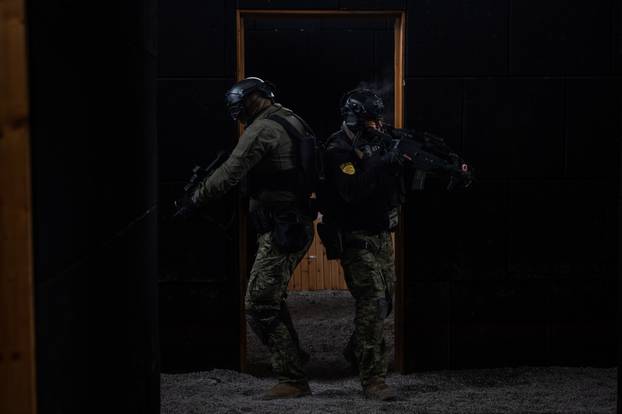 FOTO Counter-strike na hrvatski način! Pogledajte vježbu vojne policije i specijalaca iz MUP-a