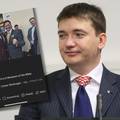 Fotografija s osuđenim silovateljem McGregorom Grgiću je trofej za hvaljenje