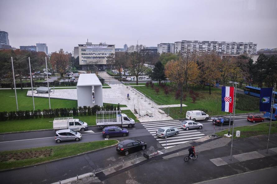 Zagreb: Završni radovi na Spomeniku domovini