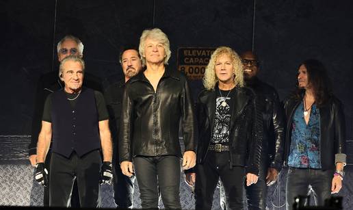 Jon Bon Jovi zbog boli morao prekinuti koncert u New Yorku