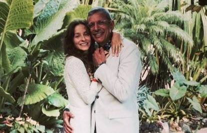 Jeff Goldblum oženio svoju 30 godina mlađu djevojku Emilie