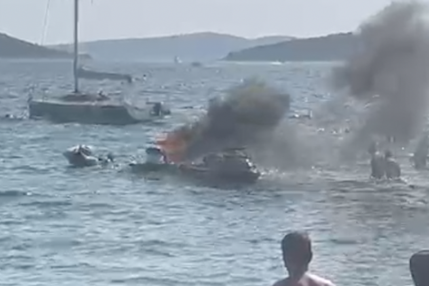 Zapalio se jet ski u Vodicama