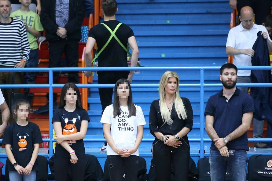 Procurile fotografije raskošne svadbe: Kustiću je kum Damir Mišković, pjevala klapa Intrade