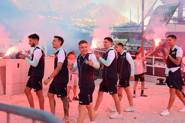 Omiš: Doček HMNK Olmisum