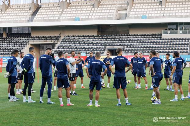 FOTO Hajdukovci odradili zadnji trening prije Zire. Maksimalan fokus, Hrgović čak stao i na gol