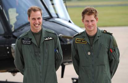 Prinčevi William i Harry pozirali su u bazi RAF-a