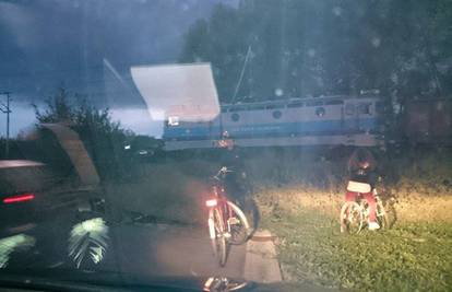 Na auto u Sesvetama naletio teretni vlak, vozač u bolnici