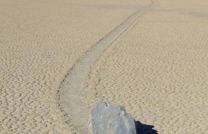 Objašnjen misterij Doline smrti: Kako kamenje u njemu hoda?