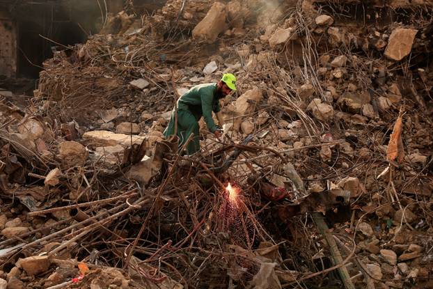 Aftermath of fire in a shopping mall in Karachi