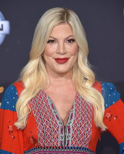 FOTO Tori Spelling prvi put išla 'pod nož' sa 16 godina: Kroz karijeru često šokirala izgledom