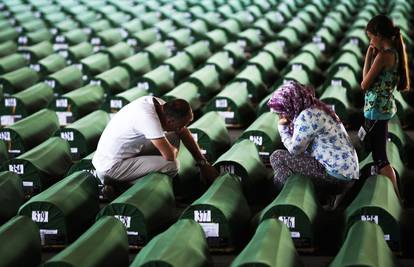 Majke Srebrenice će tužiti UN: Nisu nas ni pokušali zaštititi