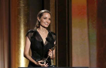 Angelina je dobila počasnog Oscara za svoj humanitarni rad