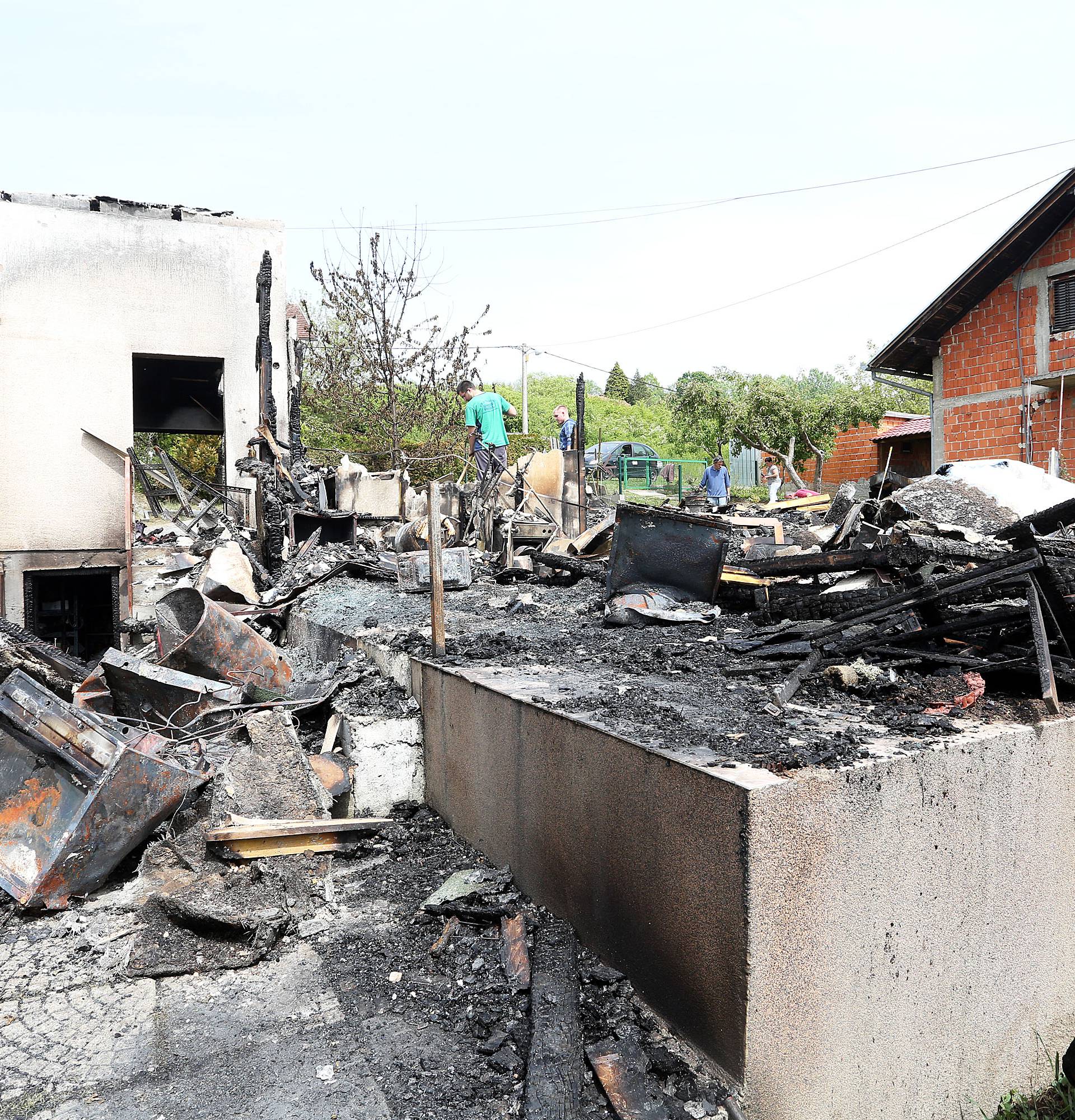 'Nama i susjedima izgorjele su kuće. Još imamo kredit na nju'