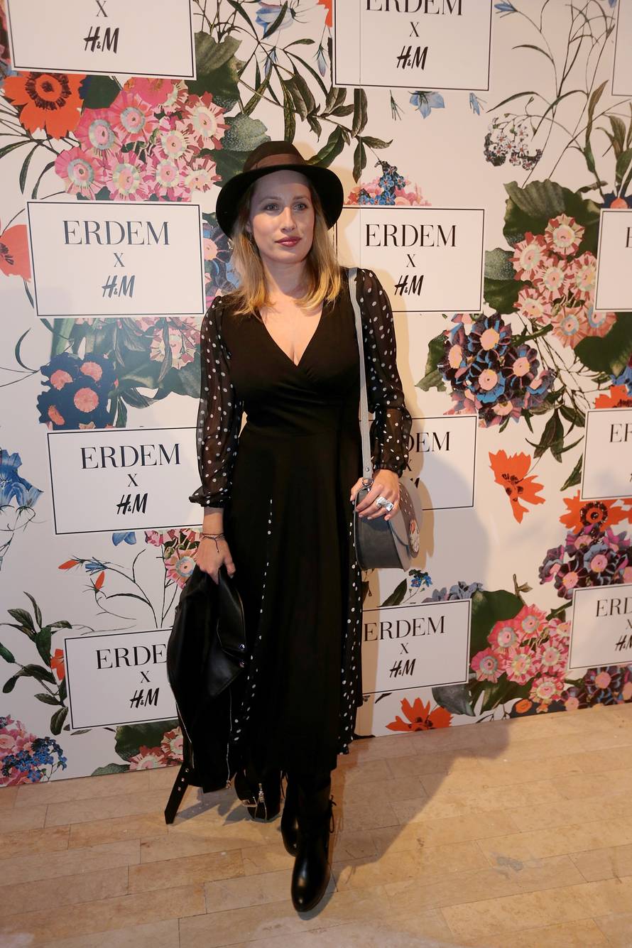 Rozga se isprsila, a Borna je pokazala previše u prozirnom