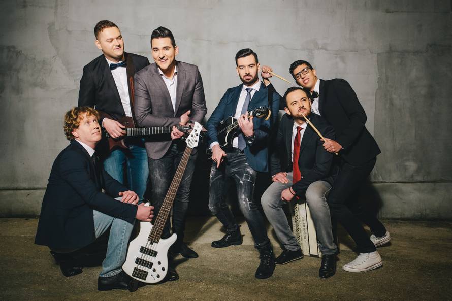 Frontmen 'Baraba' našao se u vrućim scenama s Riječankama