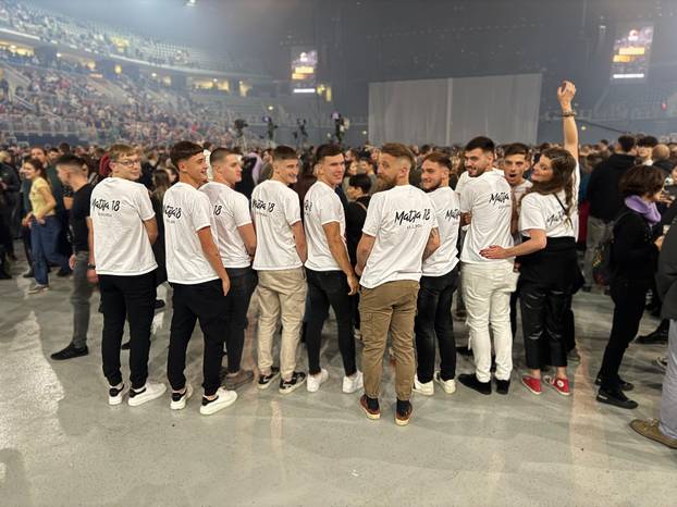 FOTO Evo kako je bilo na trećem koncertu Prljavog kazališta