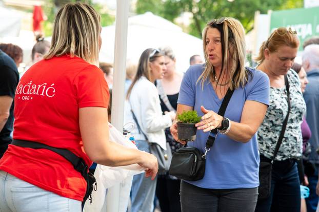 Zagreb: Brojni građani posjetili Floraart na Bundek