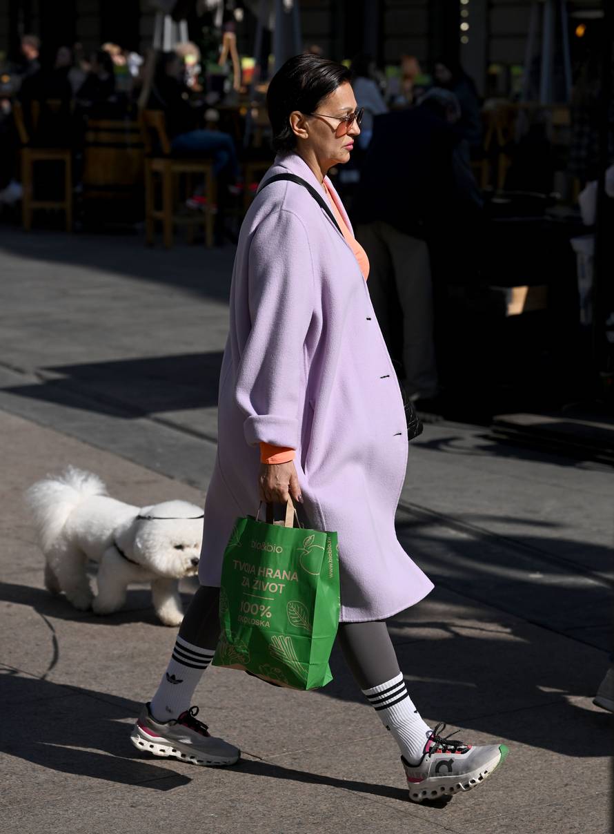 Zagreb: Nina Badrić prošetala gradom