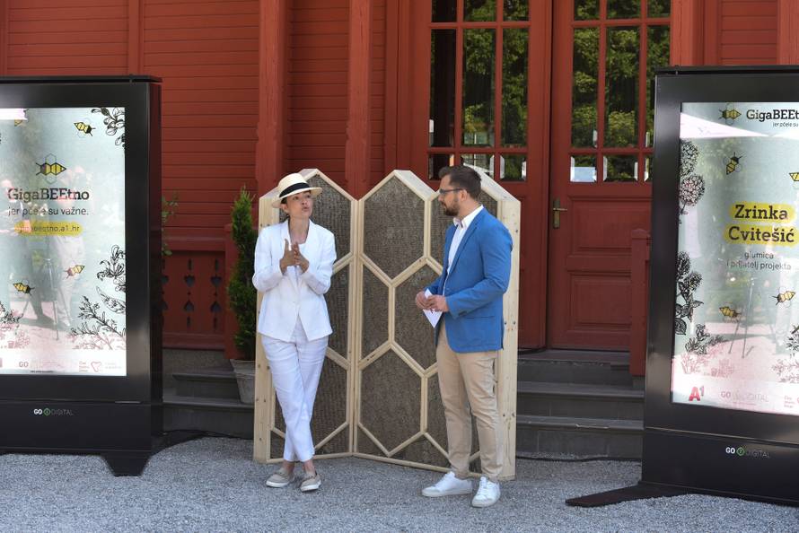 Zagreb: U Botaničkom vrtu održana konferencija za medije GigaBEEtan projekt za GigaBEEtne pčele 