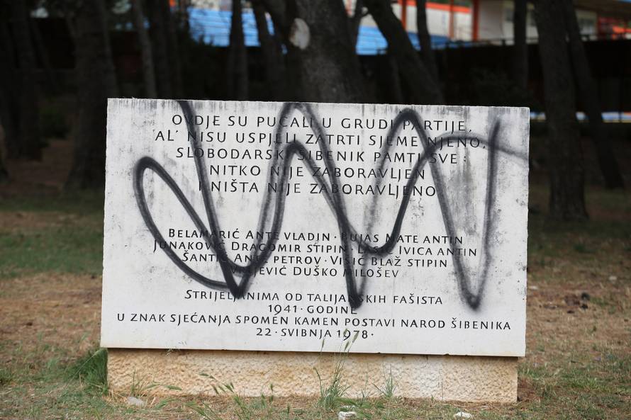 Šibenik: Išarani spomenici uoči polaganja vijenaca povodom Dana antifašističke borbe na Šubićevcu