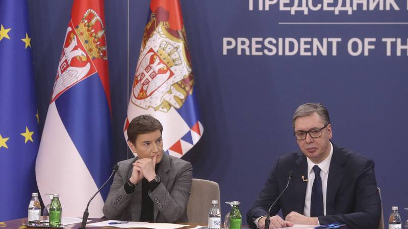 AJMO, KUPI PRNJE! Vučić seli u garsonjeru, Brnabić u stan! Ide i deložacija četničkog vojvode...