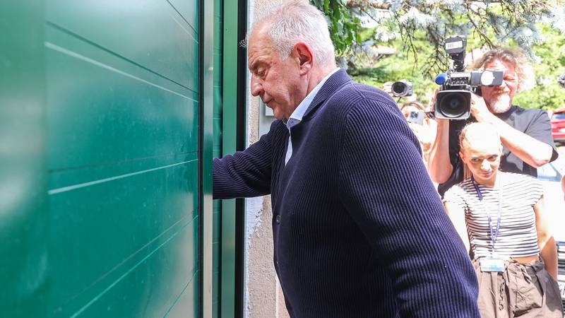 VIDEO Sanader je stigao kući, odvjetnik: 'On je zadovoljan'