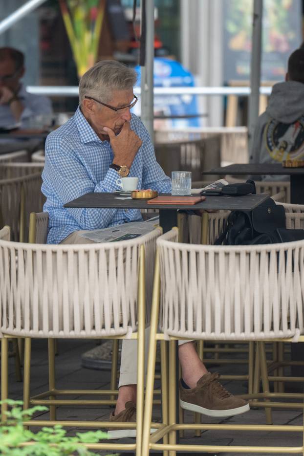 Zagreb: Tomislav Horvatinčić  nakon kave prošetao po špici 