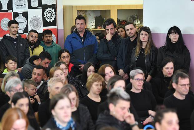 Kuršanec: U OŠ Kuršanec održana komemoracija za djecu stradalu u požaru