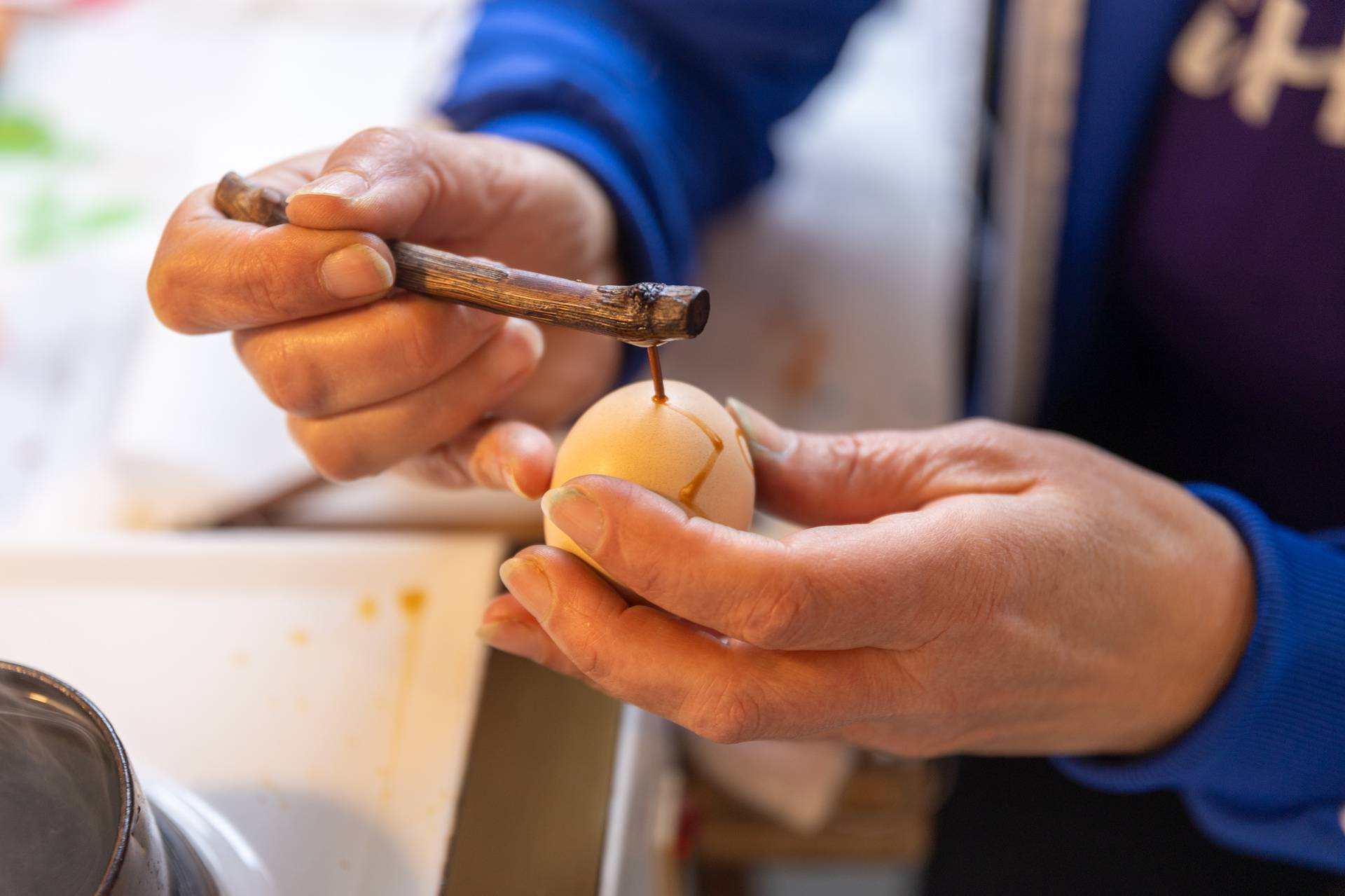 Semeljci: Šaranje jaja voskom za Uskrs