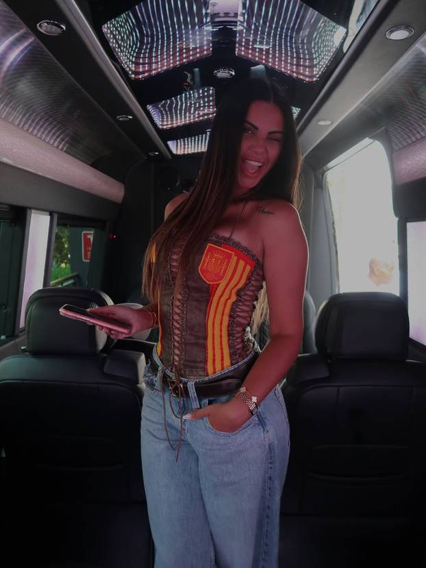 FOTO KAKVE LJEPOTICE! Ima li Španjolska najljepše WAGS-ice? Evo koga ljube Olmo i društvo...