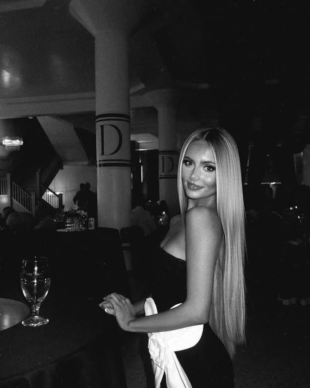 FOTO Izgleda kao Barbika i trpi teške uvrede zbog izgleda, ali ova ljepotica ne ostaje 'dužna'