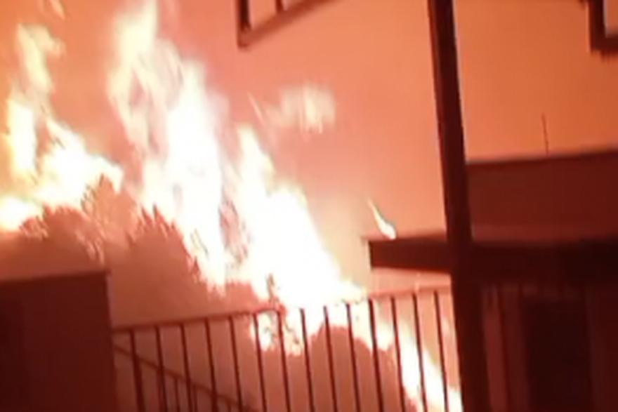Po&zcaron;ar stigao do ku&cacute;a