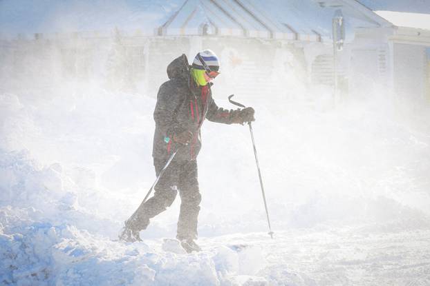 Winter storm hits Buffalo, New York