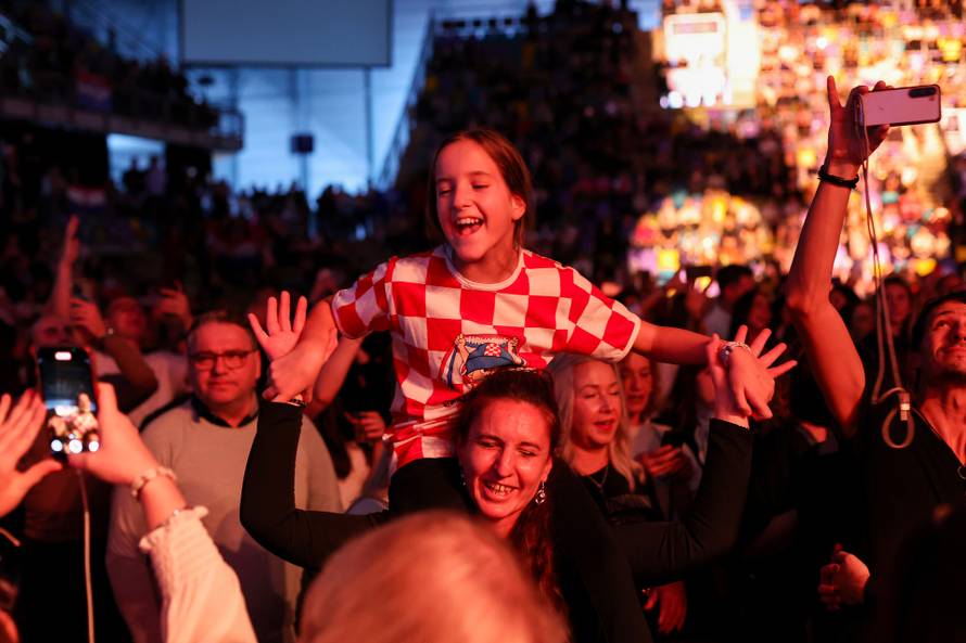 Frankfurt: Hrvatska noć u Suwag Energie Areni