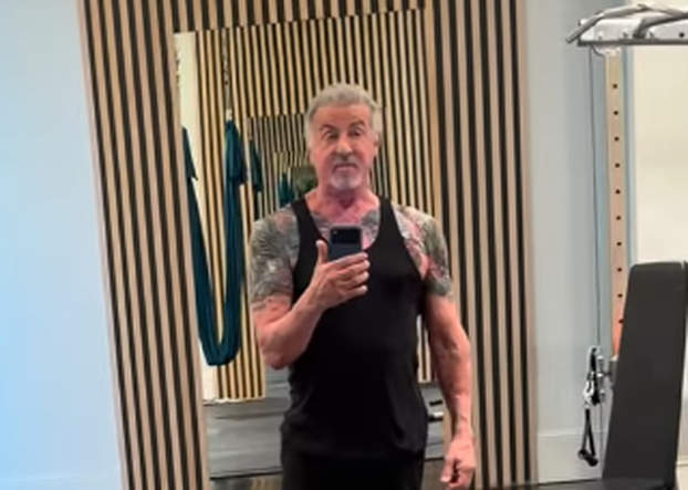 Dok su Beckhamovi ratovali, slavne dame su oslobodile grudi i pokazale svima bradavice