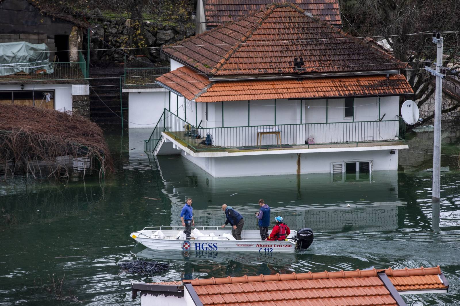 Nastavlja se borba s poplavama u Kokorićima