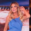 FOTO Minea oduševila scenu! Nebesko plava haljina i seksi izrez ostavili sve bez daha