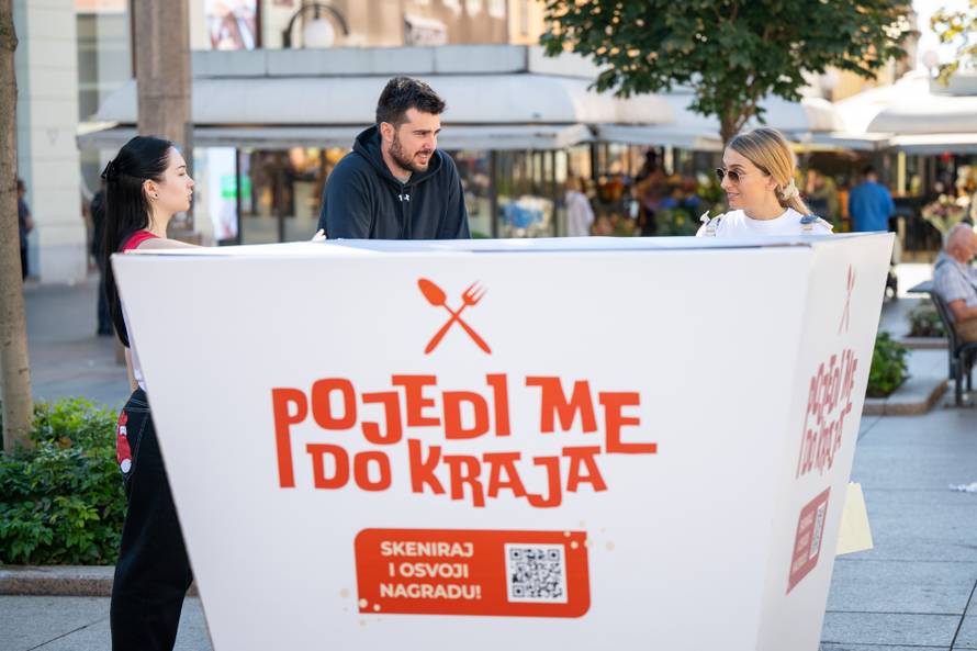 Prolaznike iznenadila neobična golema kutija na špici