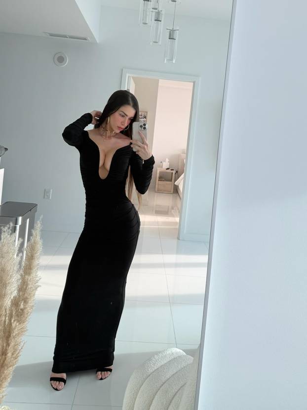 FOTO Ova fitness kraljica obožava nositi mikro bikinije: Vruće fotke otkrivaju i zašto