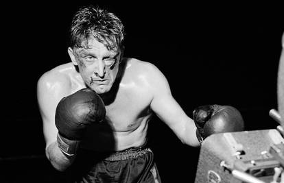 Od neimaštine do slave: Kirku Douglasu je Tito bio prijatelj, htio je da ga glumi na Sutjesci