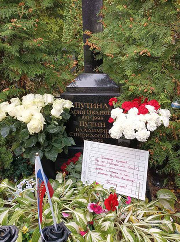 Message at  Putin’s parents grave