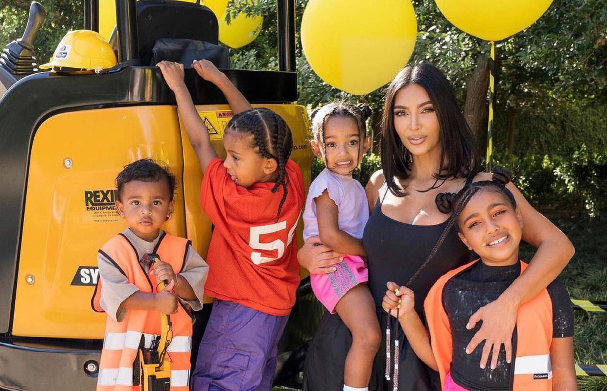 Zabrinuta Kim Kardashian: Sin Saint (5) je prebolio koronu
