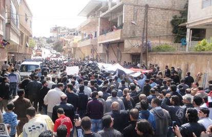 Najkrvaviji dan prosvjeda u Siriji: Poginulo više od 90 ljudi